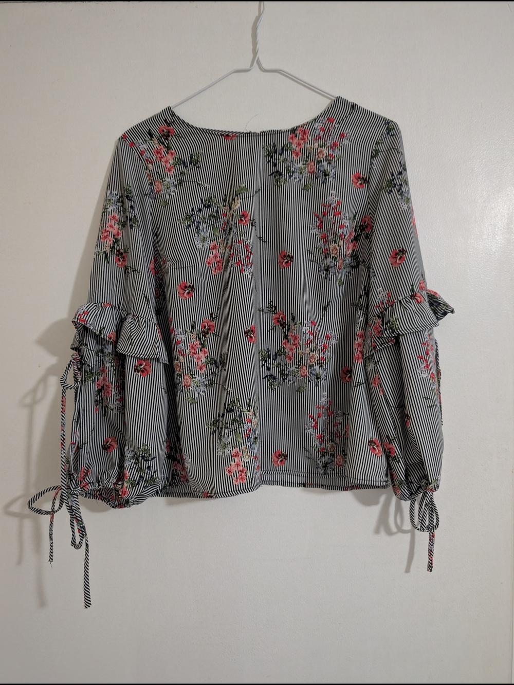 Coverstitched Striped Floral Tie Sleeve Ruffle Blouse Size Small Cottagecore